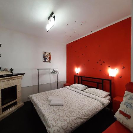 Midnight Cats' Apartment In Rynok Square Світло Є Завжди! Lviv Extérieur photo