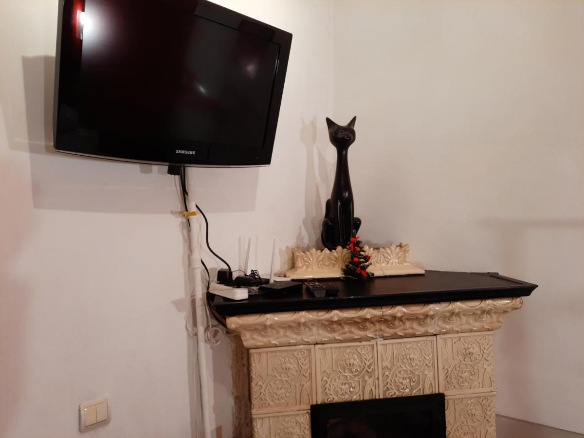 Midnight Cats' Apartment In Rynok Square Світло Є Завжди! Lviv Extérieur photo