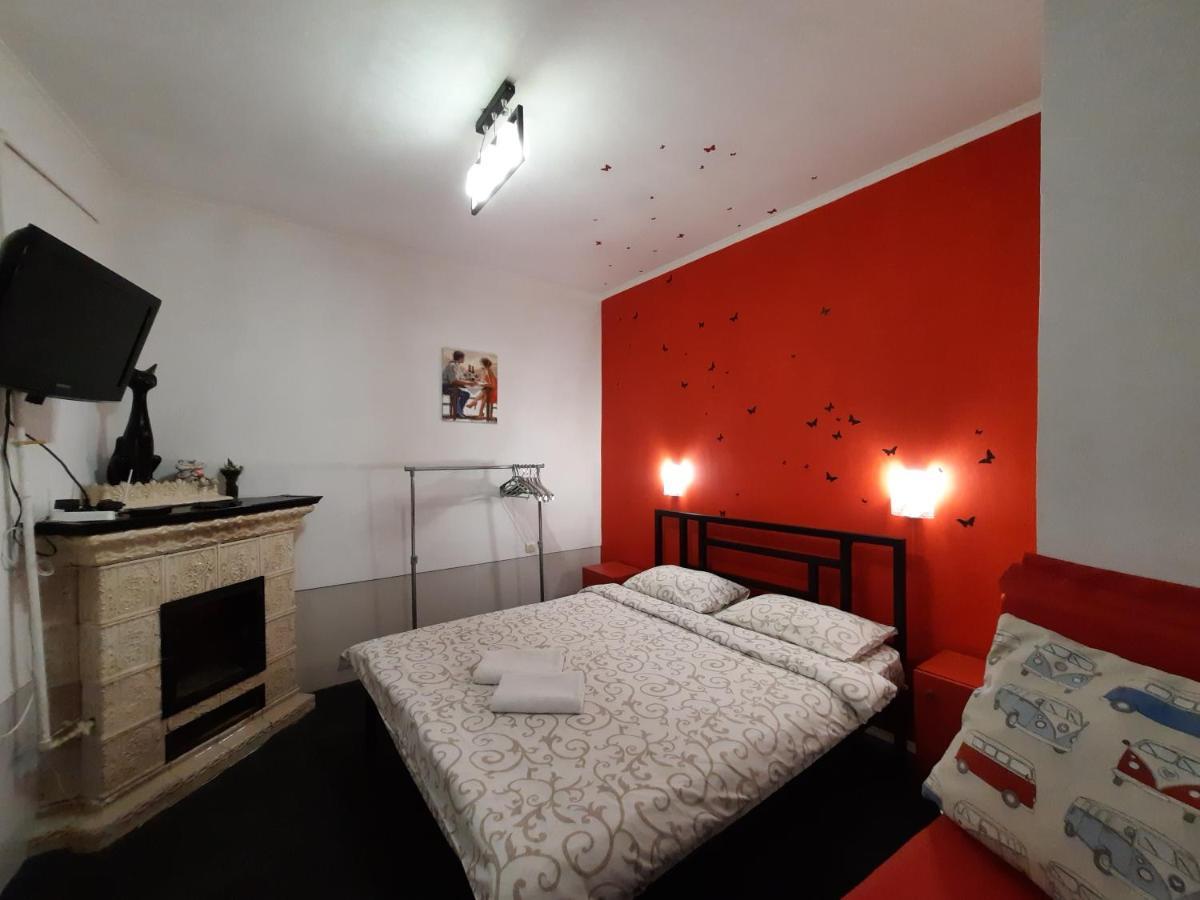 Midnight Cats' Apartment In Rynok Square Світло Є Завжди! Lviv Extérieur photo
